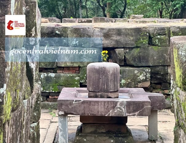 linga and yoni in B group My Son sanctuary